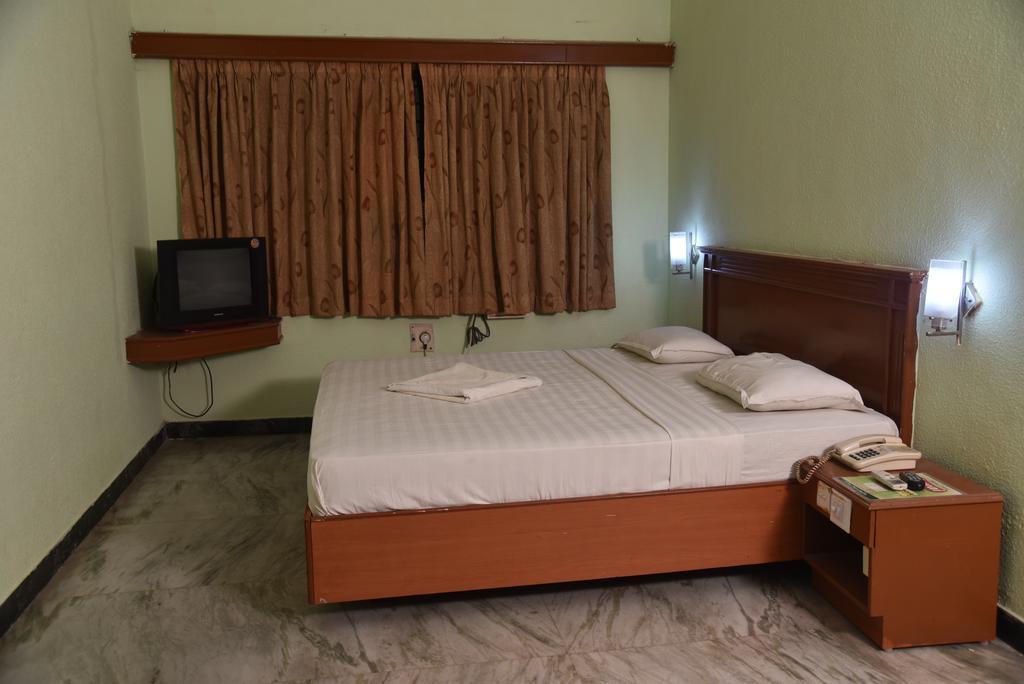 Hotel Green Park Kumbakonam Room photo